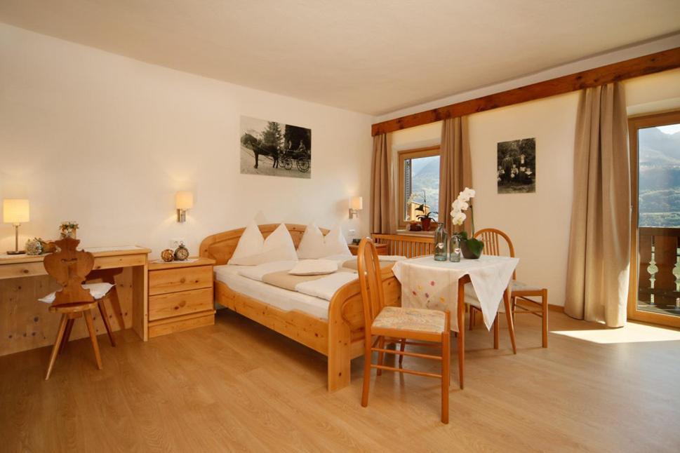 Biedermannhof Hotel Cermes Room photo